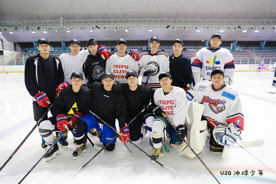 中華台北U20冰球隊團體合照